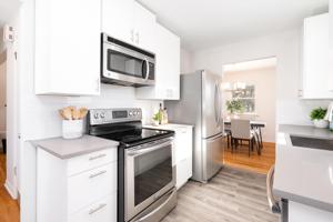 6907 Barberry