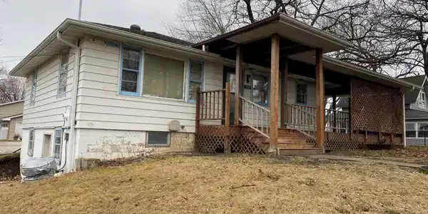 2200 Belmont