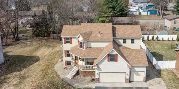 5335 Barry Lane