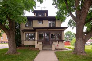 616 Main W
