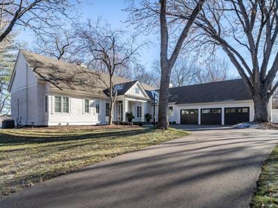 5915 Christmas Lake