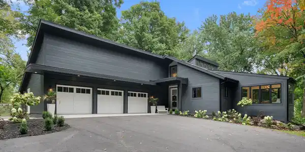 3 Crescent Street