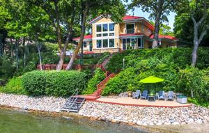 9631 N Shore Drive
