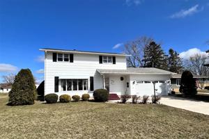 534 Lake Shore