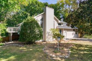13728 Spring Lake