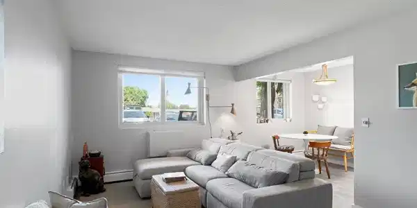 4407 Wilshire