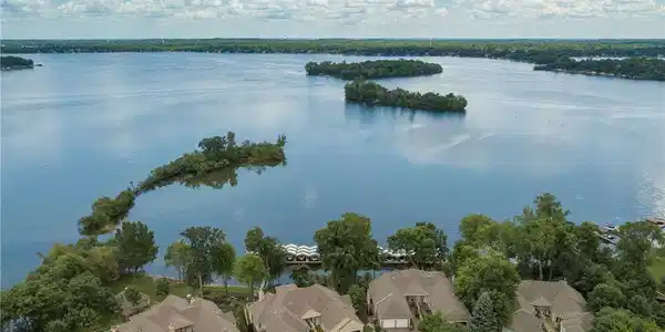 3008 Pelican Point Circle