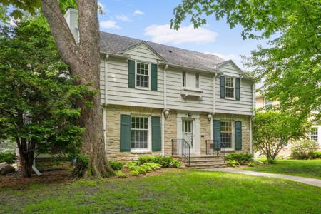 1427 W Minnehaha Parkway