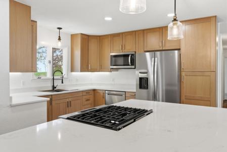 1400 Elm Avenue W