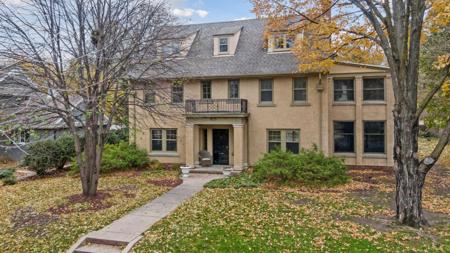 4225 Fremont S