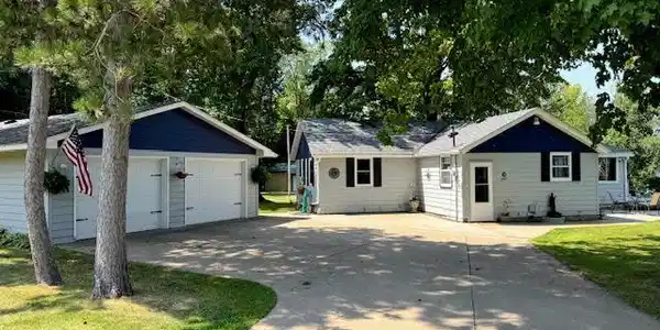 2777 Highway 65
