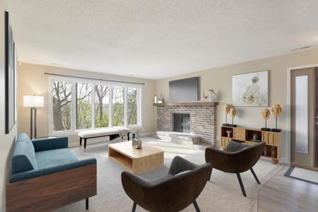 8970 Neill Lake