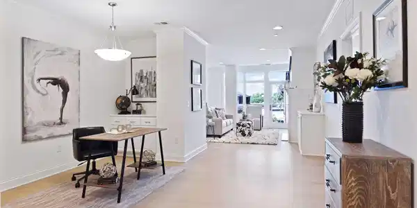 875 Lake N