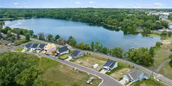 229 McCarrons Place W