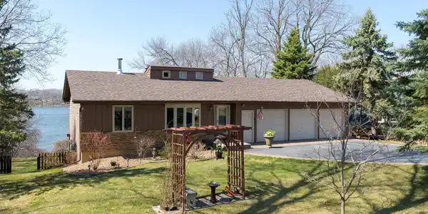 3826 Sioux Lane