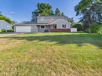 1209 Pine Street W