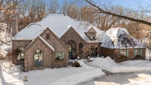 5229 Highwood W