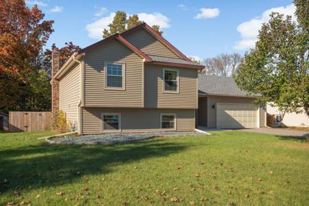 7590 Lakeside Road NE