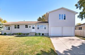 812 10th NW