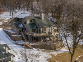 80 Sandy Point Court NE