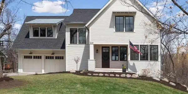1239 La Salle