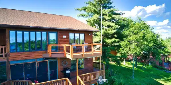 1878 Highway 11 E