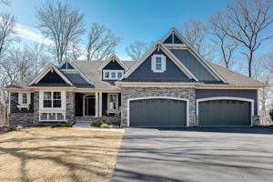 19196 Meadowridge Lane Circle N