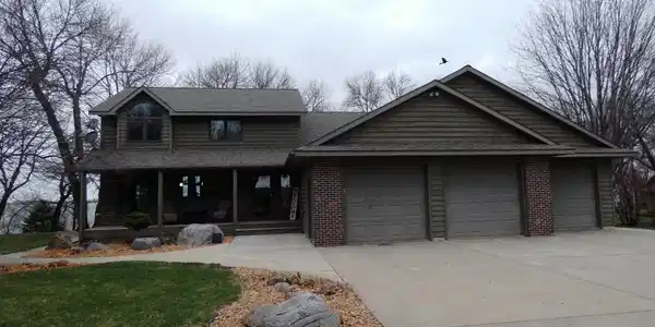 66 Pioneer Trail