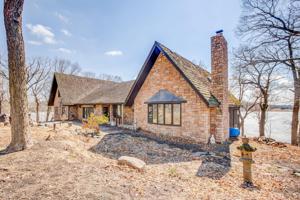 5515 Lake Sarah Heights