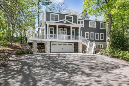 4009 Cedar Lake Road S