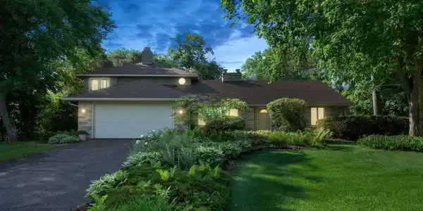 16749 Grays Bay