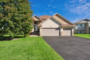816 Winsome NE