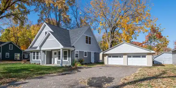5858 Glenwood Road