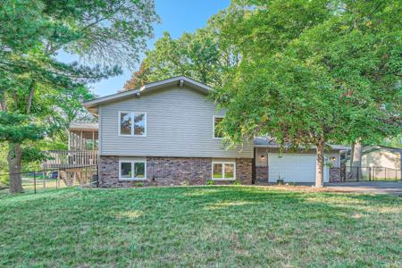 3979 Woodview