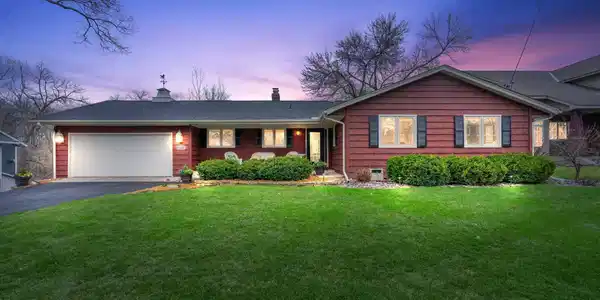 2942 Oaklawn