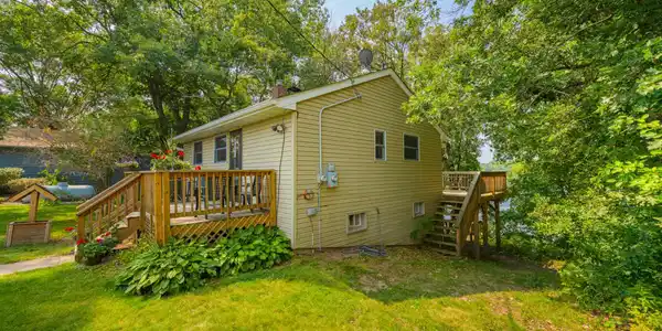 1607 Larson