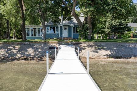 22558 Senns Beach Drive