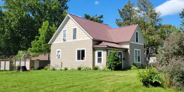 307 Forest Avenue W