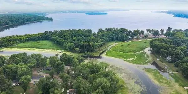 18924 Highwood Shores