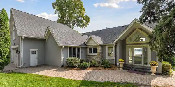 4687 Island View