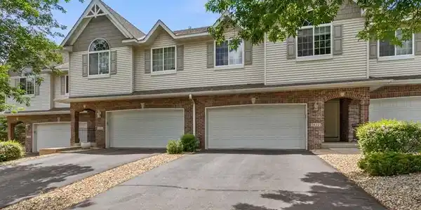 3612 Fox Tail NW