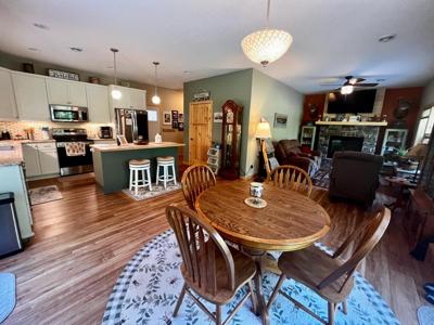 4807 Shangri La NE