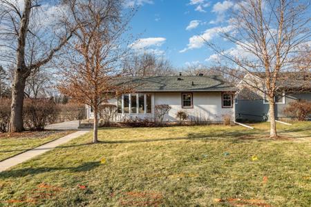 2711 Longview