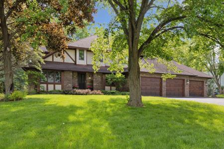 61 Deer Hills Court