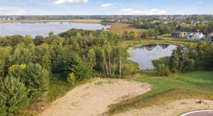 17 Pondview