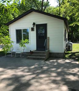 3261 Smith Lake SE