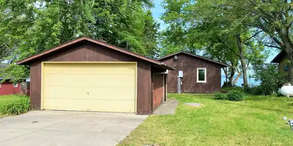 3712 189th NW