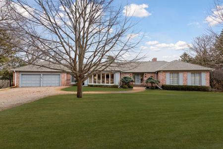 985 Edgewood Hill Road