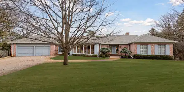 985 Edgewood Hill Road