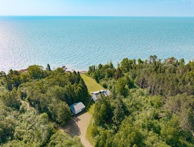 544 Old North Shore Road